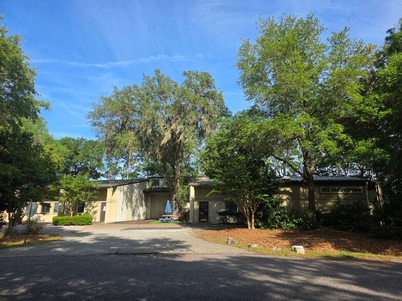More Photos Of 16 Finch St, Hilton Head Warehouse For Sale