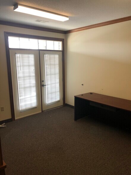 More Photos Of 23 Forry St, Newark Office Residential For Lease
