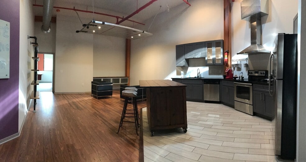 More Photos Of 2145 Central Pky, Cincinnati Flex For Sale