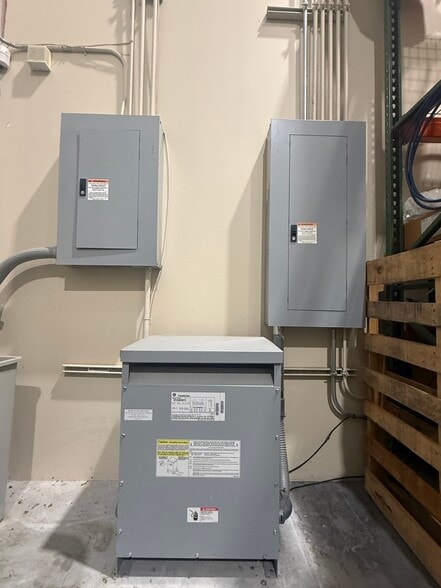 More Photos Of 8222 118th Ave, Largo Warehouse For Sale