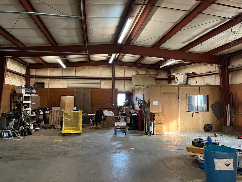 More Photos Of 1012 N 9th Ave, Walla Walla Manufacturing For Sale