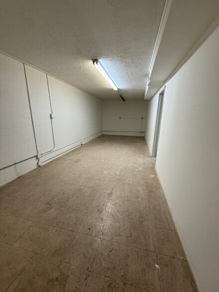 More Photos Of 409 S Kansas St, El Paso Freestanding For Lease