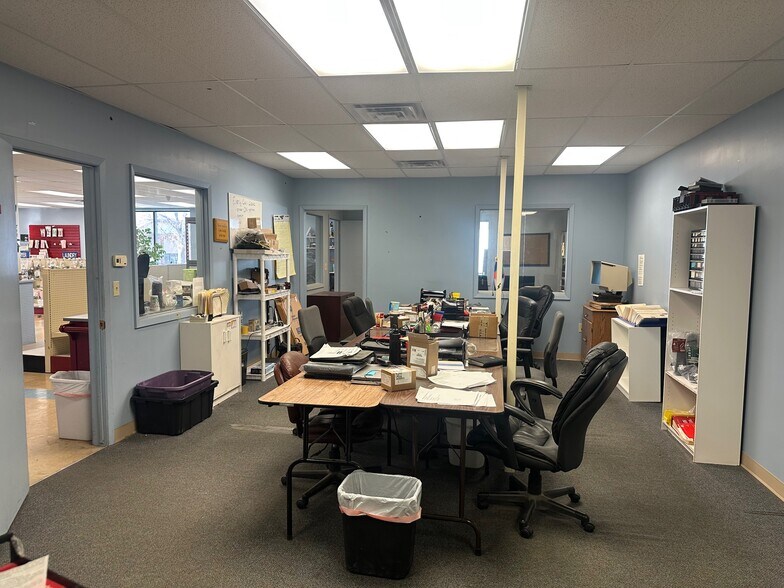 More Photos Of 5612 S 49th St, Lincoln Flex For Sale