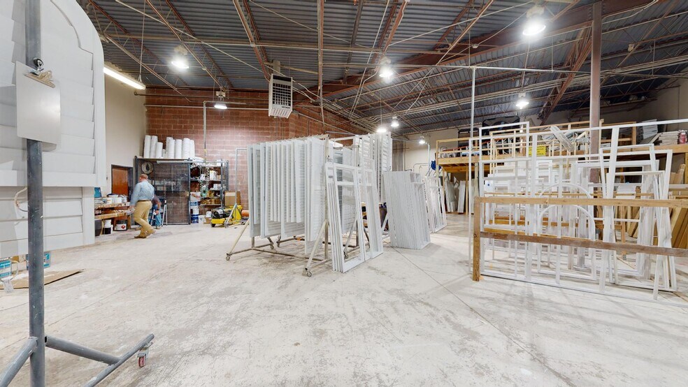 More Photos Of 10321 Burnet Rd, Austin Light Distribution For Lease