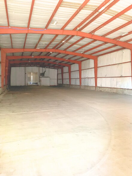 More Photos Of 215 SE Simpson St, Lawton Distribution For Lease