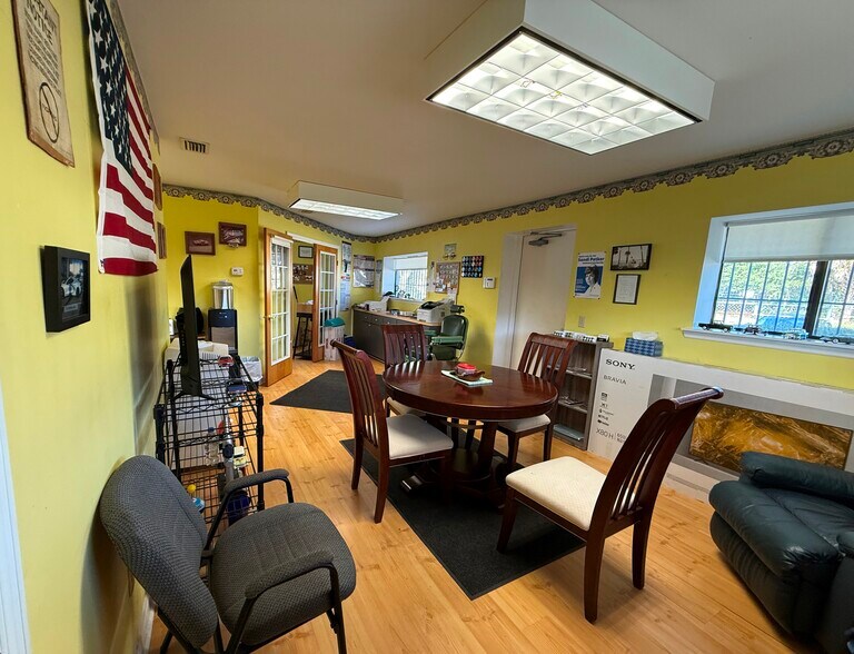 More Photos Of 50 S Perrott Dr, Ormond Beach Service For Sale