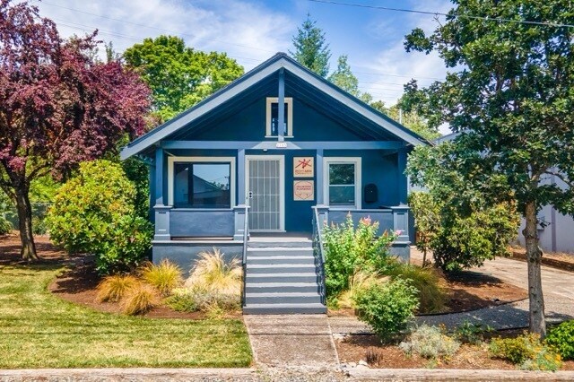 More Photos Of 2105 SE Ochoco St, Portland Office For Sale