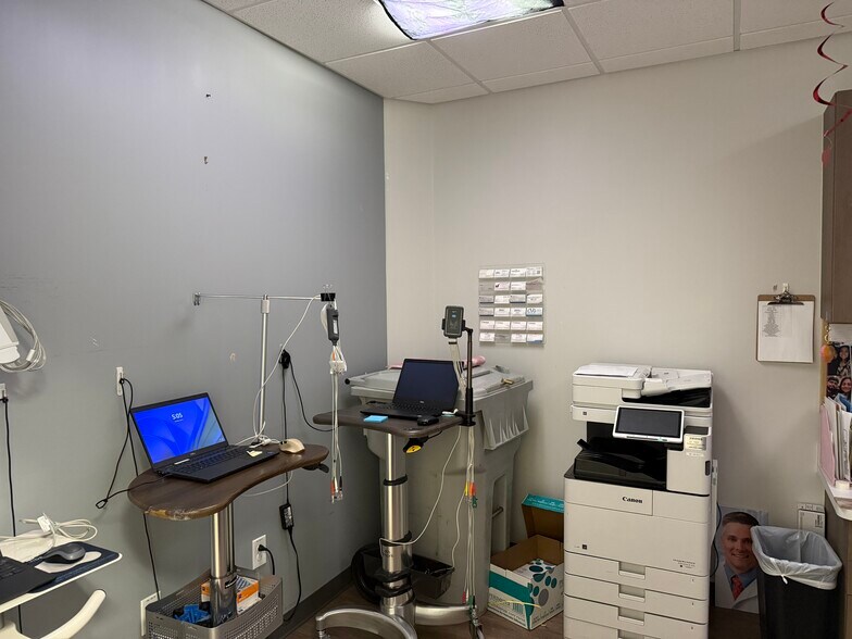 More Photos Of 290 Heritage Walk, Woodstock Medical For Lease