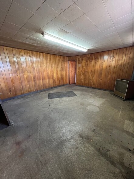 More Photos Of 1960 Carolina Beach Rd, Wilmington Freestanding For Sale