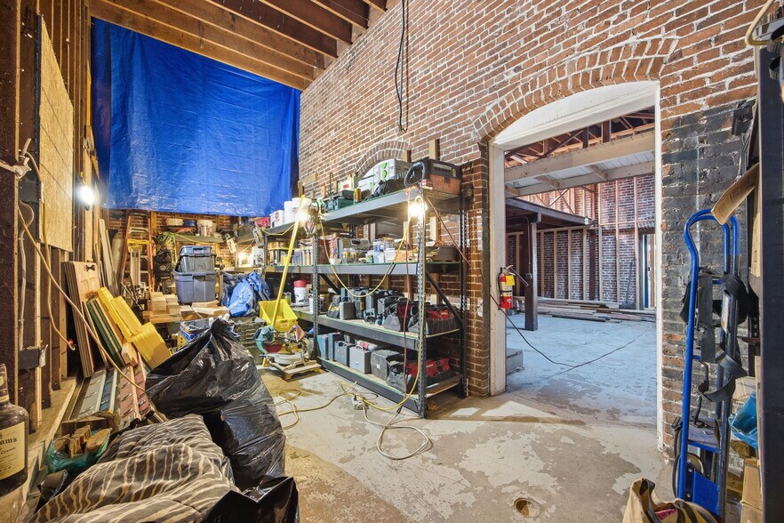 More Photos Of 104 Spruce St E, Ilwaco General Retail For Sale