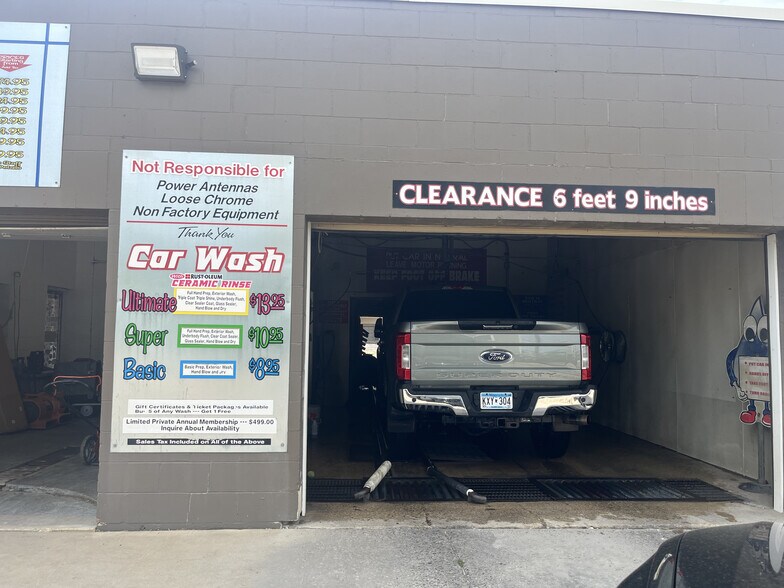 More Photos Of 210 W Oakland Ave, Austin Carwash For Sale