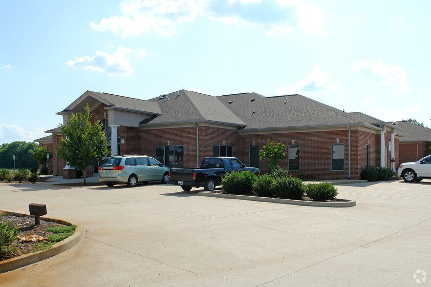 More Photos Of 351 Quecreek Cir, Smyrna Medical For Lease