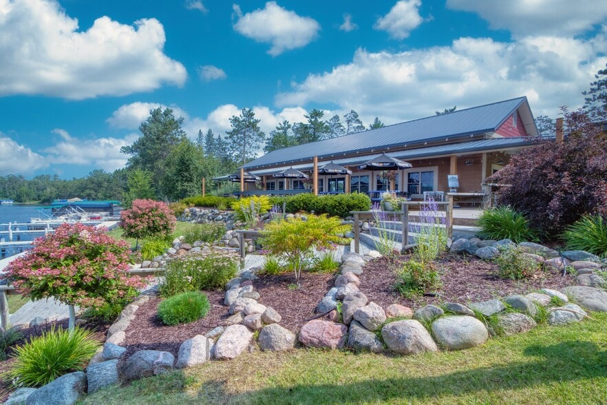 More Photos Of 9971 N Grand Pines Ln, Hayward Restaurant For Sale