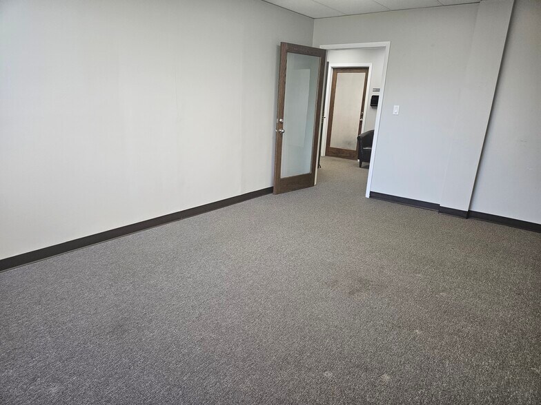 More Photos Of 1263 S Highland Ave, Lombard Medical For Lease