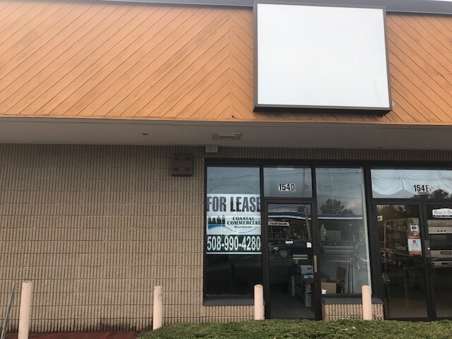 More Photos Of 154 Faunce Corner Rd, North Dartmouth Storefront Retail Office For Lease