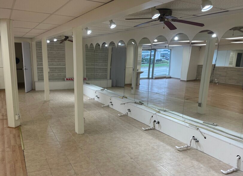 More Photos Of 3564 Alpine Ave, Grand Rapids Freestanding For Lease