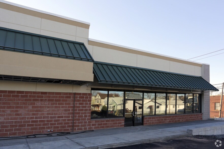 More Photos Of 801 Livingston St, Elizabeth Storefront For Lease