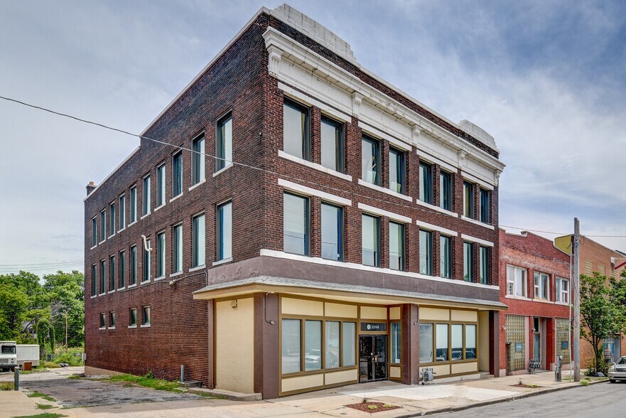 Primary Photo Of 3219 Troost Ave, Kansas City Storefront Retail Office For Sale