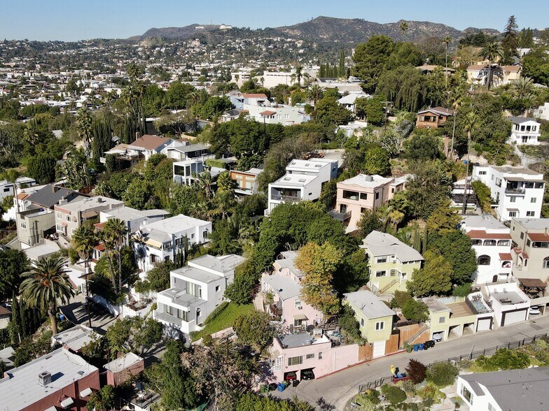 More Photos Of 3901 De Longpre Ave, Los Angeles Apartments For Sale