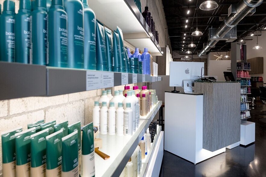 More Photos Of 3325-3327 NE 32nd St, Fort Lauderdale Storefront Retail Office For Sale