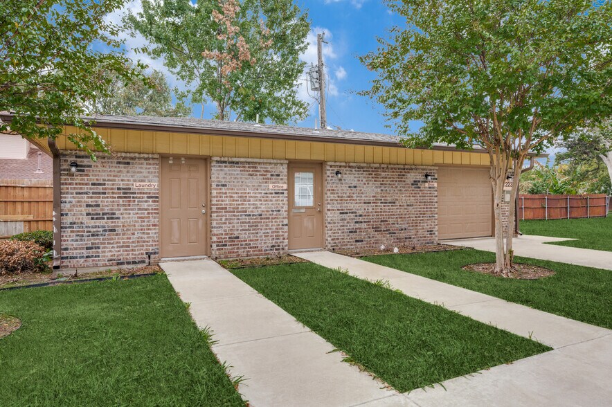 More Photos Of 1221 N Britain Rd, Irving Multifamily For Sale