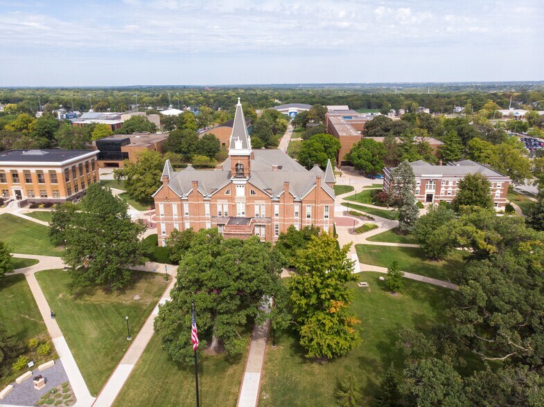 More Photos Of 2530 University Ave, Des Moines Apartments For Lease