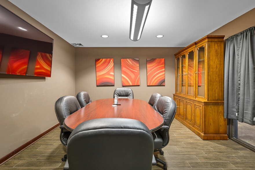 More Photos Of 1622 W Main St, Richmond Storefront Retail Office For Sale