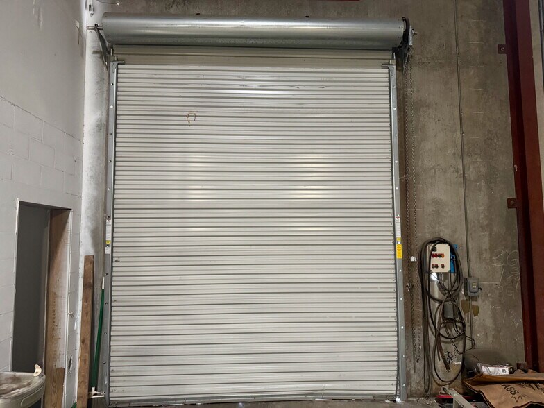 More Photos Of 13755 U.S. Highway 19 N, Clearwater Warehouse For Lease