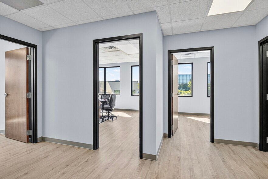 More Photos Of 160 Prosperous Pl, Lexington Medical For Sale