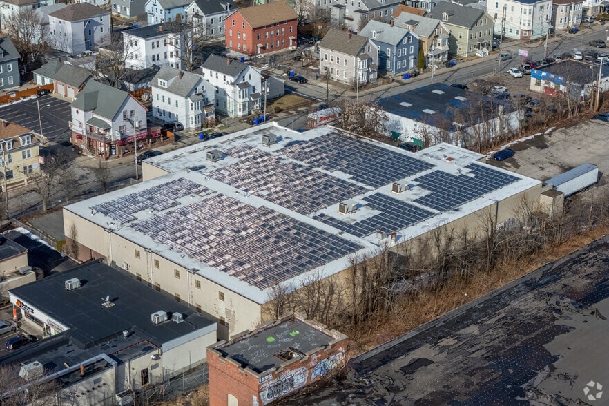 More Photos Of 575 Lonsdale Ave, Central Falls Warehouse For Lease