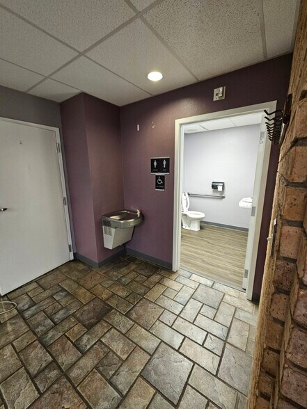 More Photos Of 601 W Owen K Garriott Rd, Enid Office For Sale