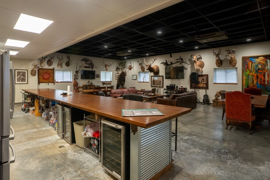 More Photos Of 6415 W 95th St S, Clearwater Warehouse For Sale