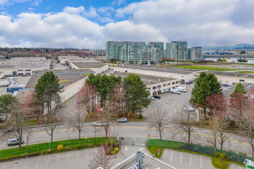 More Photos Of 6651-6671 Elmbridge Way, Richmond Light Distribution For Lease