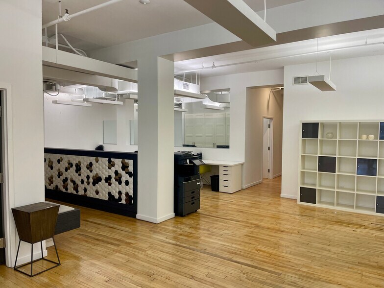 More Photos Of 460 Richmond St W, Toronto Office For Lease