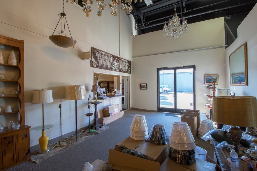 More Photos Of 654 Irwin St, San Rafael Service For Lease