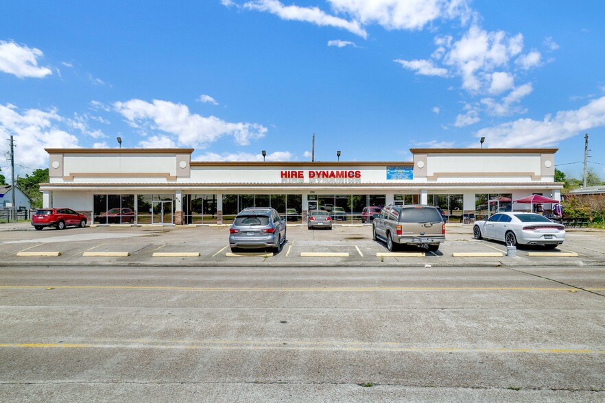 Primary Photo Of 614 Park St, Baytown General Retail For Sale