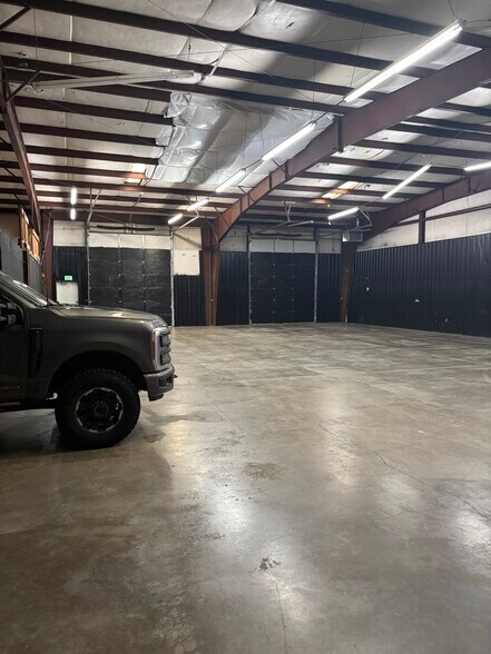 More Photos Of 5695 Parachute Cir, Colorado Springs Service For Lease