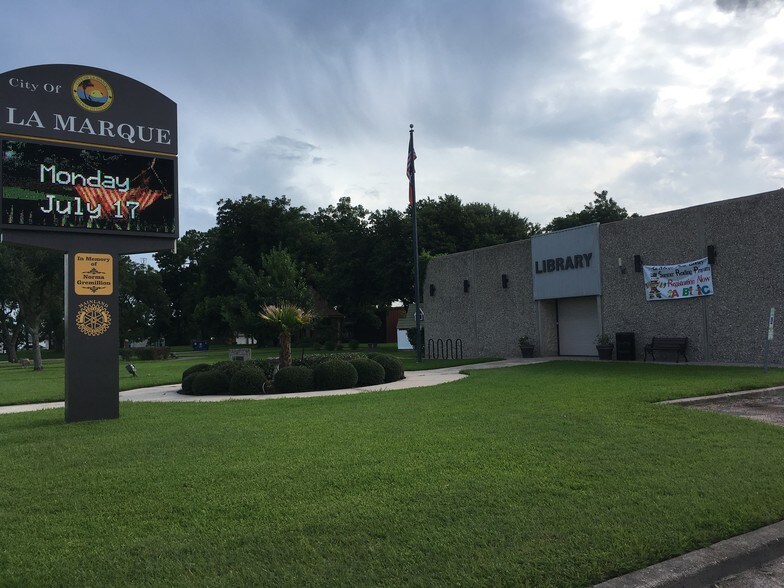 More Photos Of 1017 Bayou Rd, La Marque Storefront For Sale