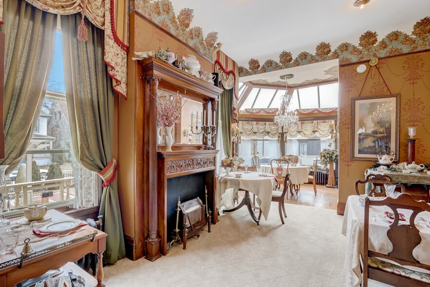 More Photos Of 3209 W Wells St, Milwaukee Hospitality For Sale