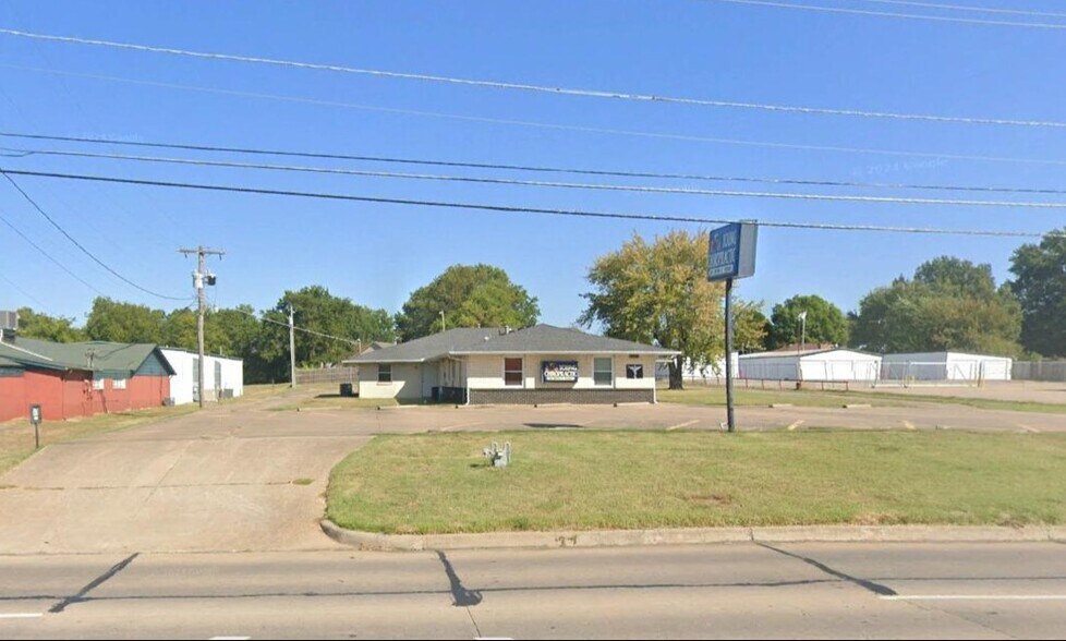 More Photos Of 2602 Chandler Rd, Muskogee Office For Sale