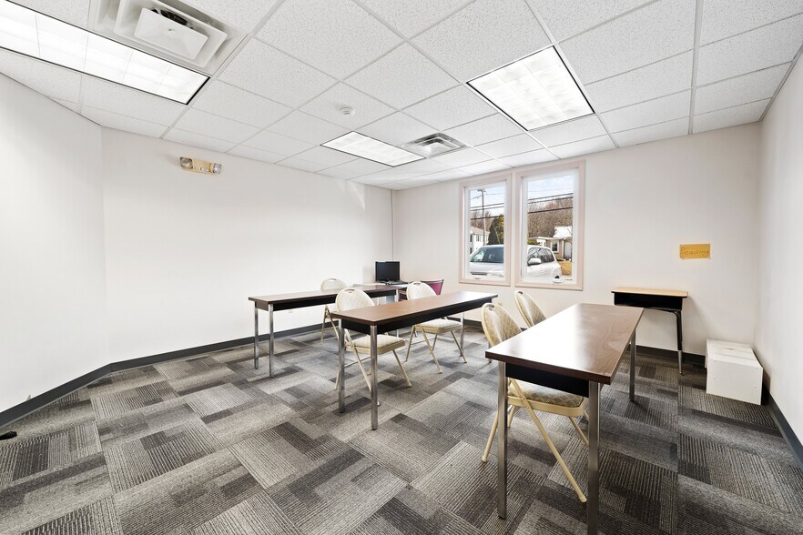 More Photos Of 12 Washington St, Plainville Medical For Lease