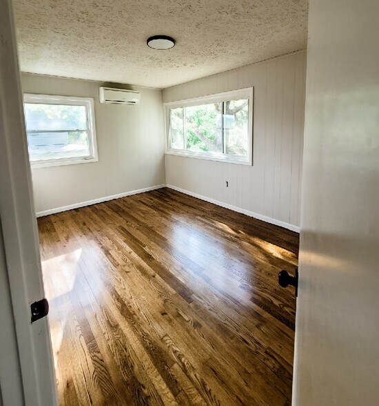 More Photos Of 380 W Outer Dr, Oak Ridge Apartments For Sale