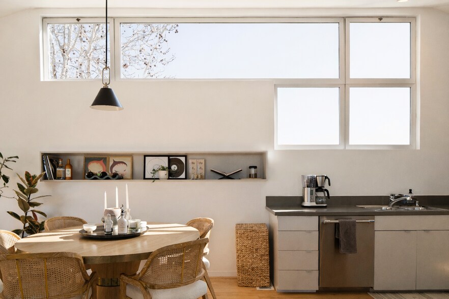 More Photos Of 608 Westminster Ave, Venice Apartments For Sale