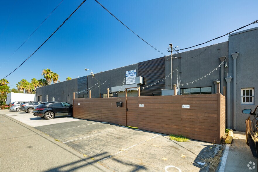 More Photos Of 5913-5915 Blackwelder St, Culver City Loft Creative Space For Lease