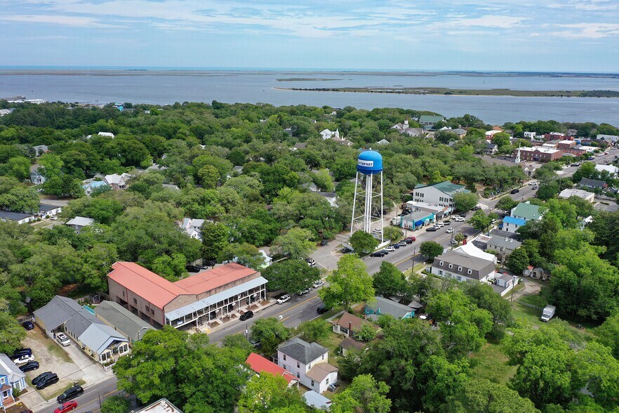 More Photos Of 1501 N Howe St, Southport Freestanding For Sale