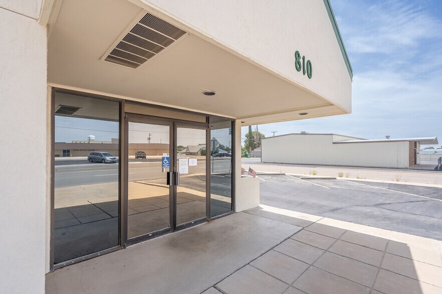 More Photos Of 810 S Stockton Ave, Monahans General Retail For Lease