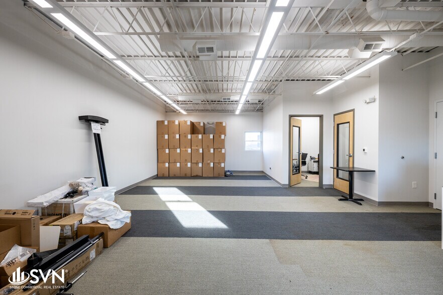 More Photos Of 330 Midland Pl, Lexington Warehouse For Lease