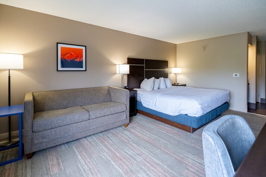 More Photos Of 912 W Dillon Rd, Louisville Hotel For Sale