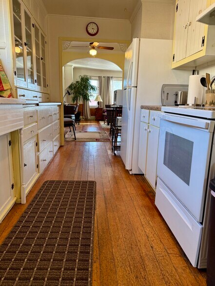 More Photos Of 142 NW Front St, Prairie City Storefront Retail Residential For Sale