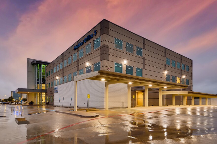 More Photos Of 12001 South Fwy, Burleson Medical For Lease